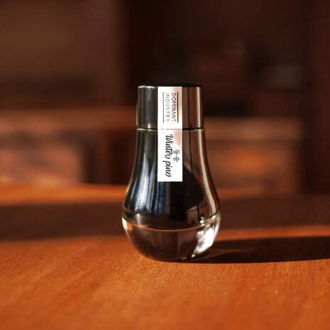 Dominant Industry - Winter Pine - Inkt sample